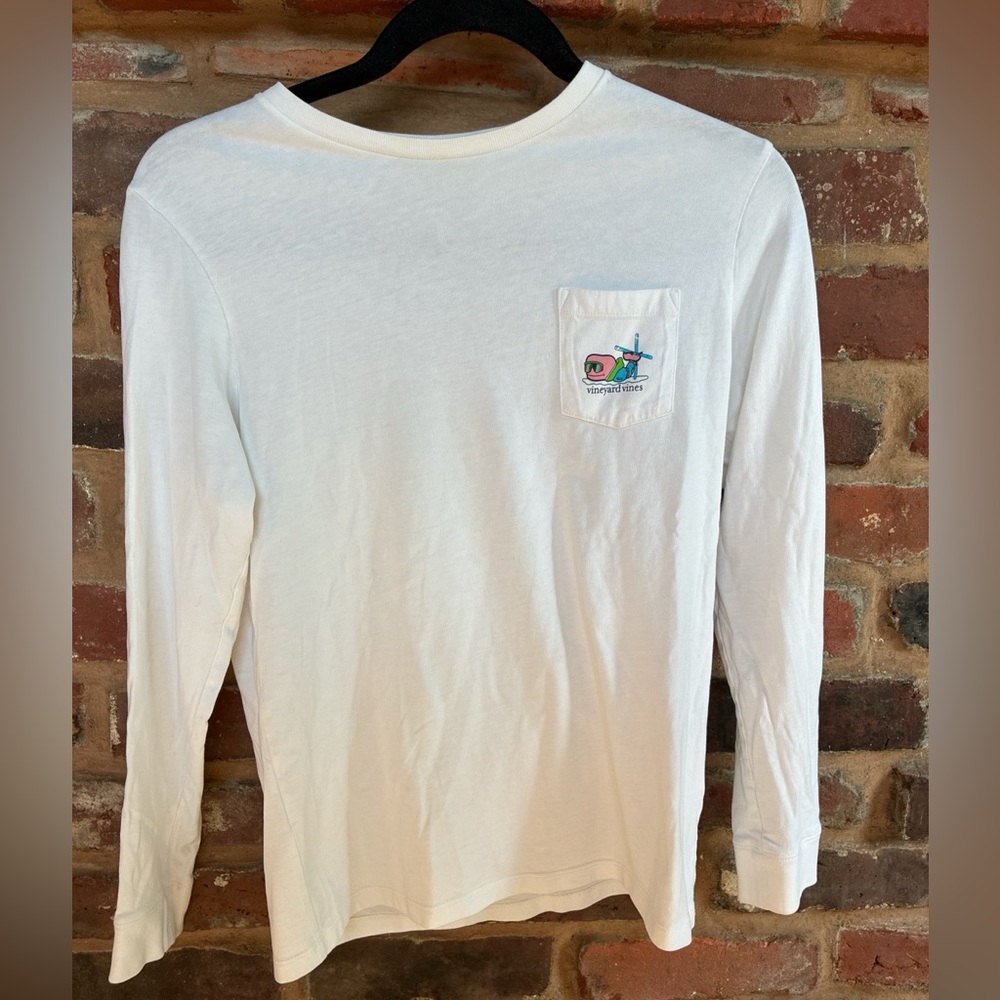 Vineyard Vines Kids White long sleeve pocket tee with colorful design